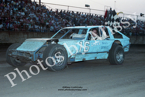 1989-16-LyleHinrichs_Q13