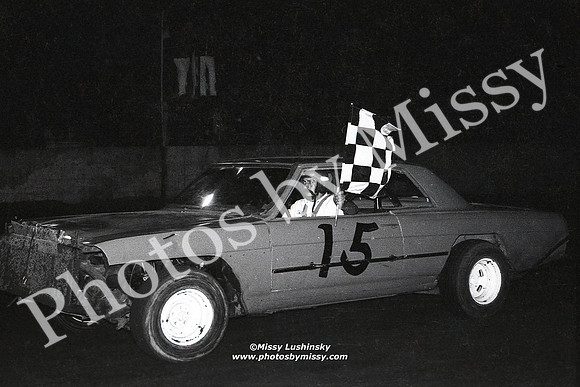 1975-15-flag